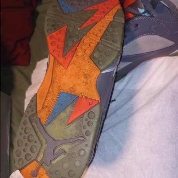 Men Jordan sneakers - Picture 5 of 6